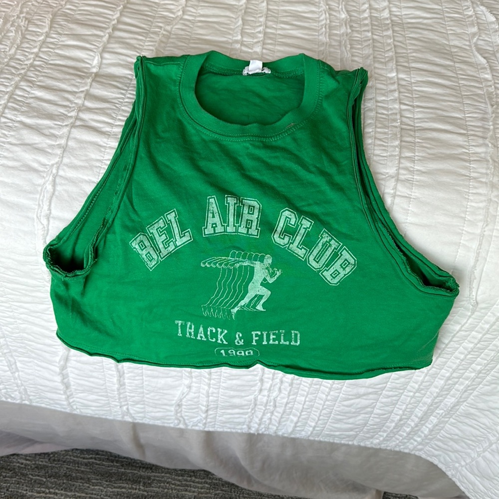 cropped muscle T